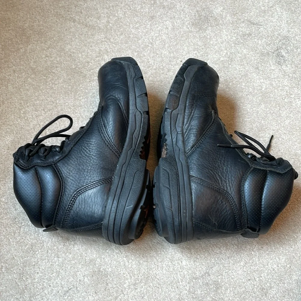 📫 Gravity Defyer leather waterproof work boots: